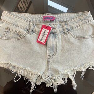 Edikted Frayed Vintage Washed Denim Shorts